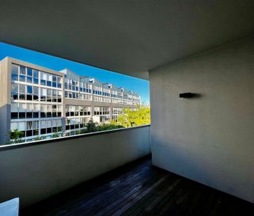 Luxurious 3 bedrooms Living in Camperdown's Heart - Photo 1