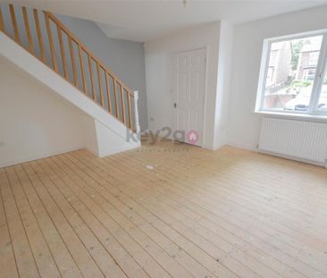 3 bedroom semi-detached house to rent - Photo 2