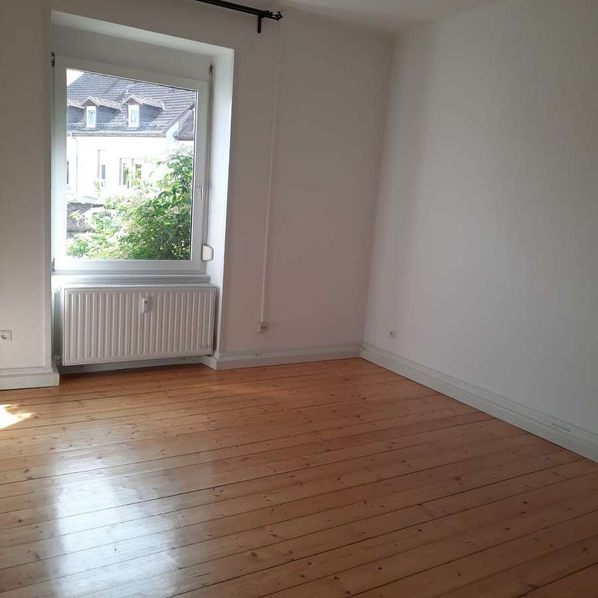 3 Zimmer-Altbauwohnung mit Balkon in der Innenstadt - Foto 1