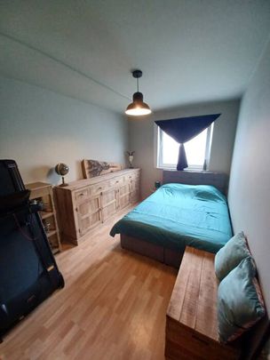 Volledig gerenoveerd appartement met 2 kamers en garage in centrum Schellebelle - Foto 1