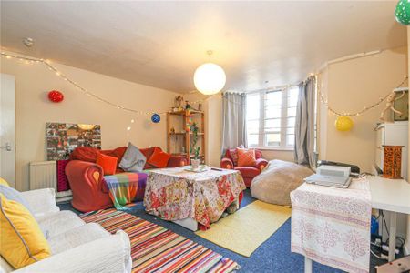 3 bedroom apartment to rent - Photo 4