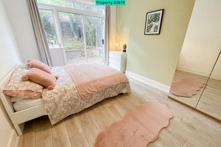 6 bedroom terraced house to rent - Photo 2