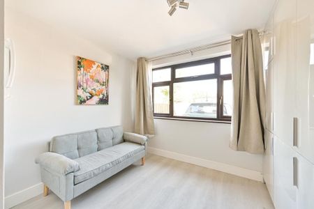 Studio to rent - Photo 5
