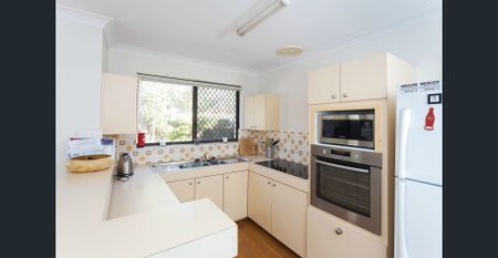 LOW MAINTENANCE 2 BED VILLA - Photo 3