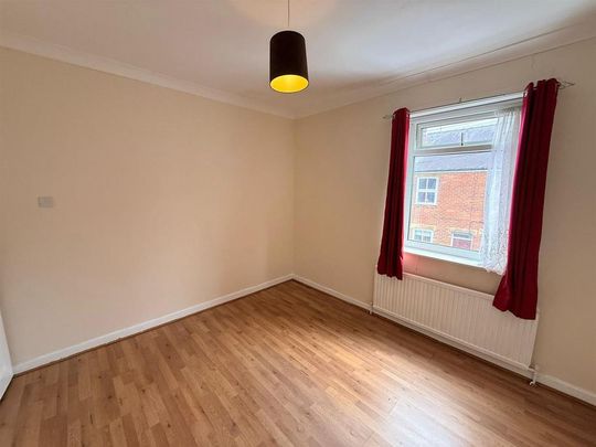 3 bedroom end of terrace house to rent - Photo 1