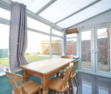 4 bedroom semi-detached house to rent - Photo 6