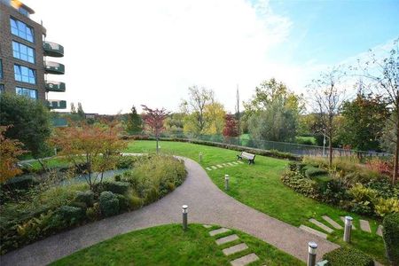 Grayston House, Astell Road, London, SE3 - Photo 2