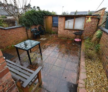 1 bedroom in a house share to rent - Photo 6