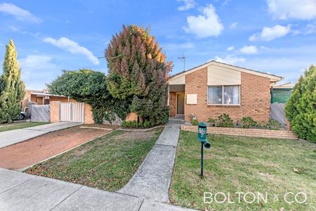 2 Bimbiang Cres, Ngunnawal ACT 2913 - House For Rent | Domain - Photo 4