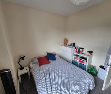 3 Bed Terraced House, Winifred Road, SW19 - Photo 5