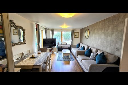 2 Bed Flat, Bartholomew House, W10 - Photo 3