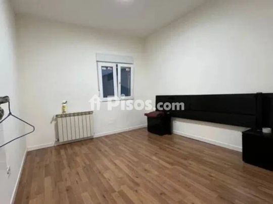 Piso en alquiler en Juan de La Cierva - Photo 1