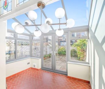 4 bedroom terraced house to rent - Photo 6