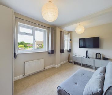 4 bedroom semi-detached house to rent - Photo 4