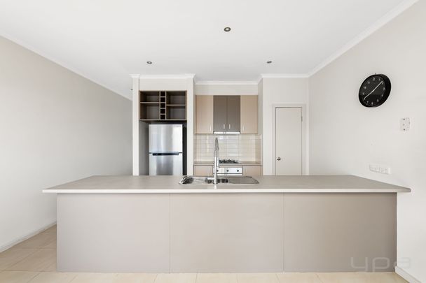 2/9 MONTANA DRIVE WERRIBEE - Photo 1