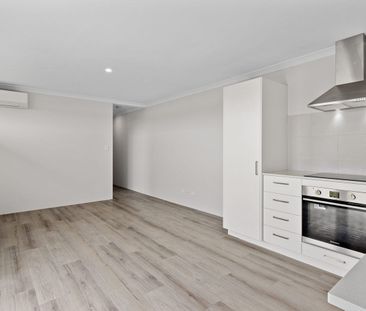 SLEEK AND LOW MAINTENANCE - Photo 4