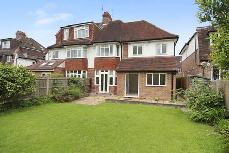 Holland Avenue, SW20, London - Photo 3