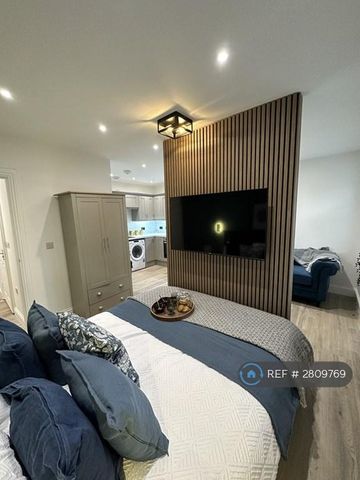 Studio to rent - Photo 3