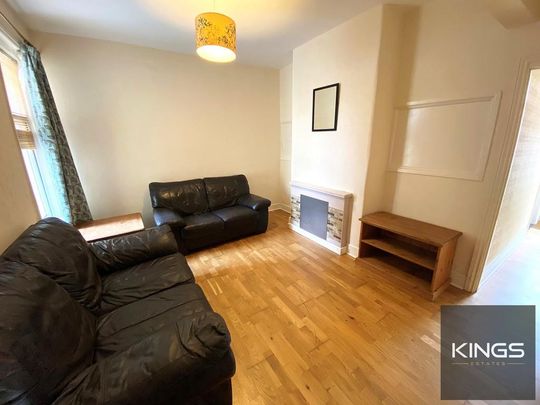 4 bedroom terraced house to rent - Photo 1