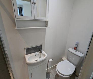 Studio to rent - Photo 6