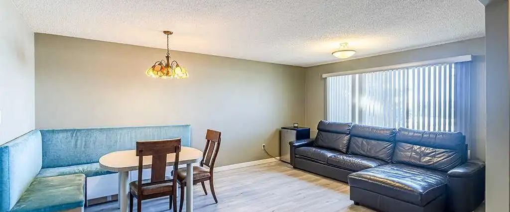 Vacant room for rent in Single Family House — 1 Bedroom Room For Rent - Photo 1