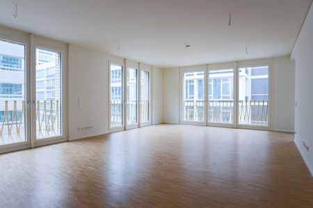 Exklusivität in Mitte - 2-Zi-Wohntraum mit Dachterrasse auf lichtdurchfluteten 101 qm *2 NKM frei* - Foto 2