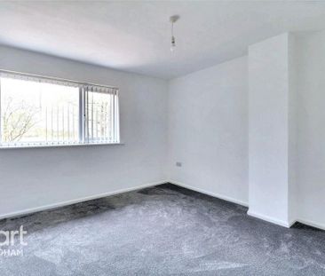 3 bedroom end of terrace house to rent - Photo 3