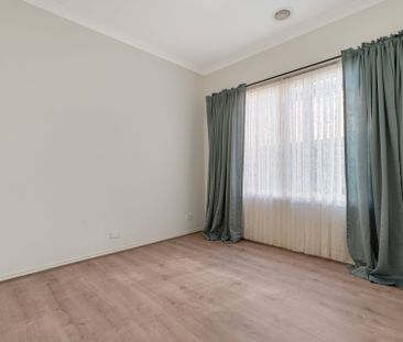 Low Maintenance Family Home in prime location. - Photo 6