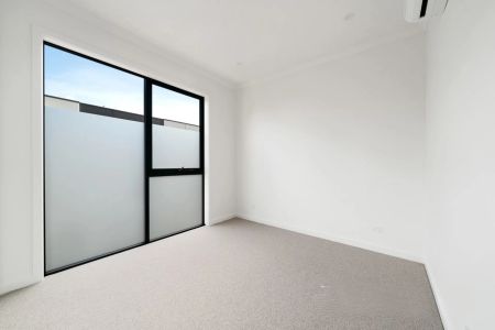 Stunning, brand new, CBD fringe - Photo 3