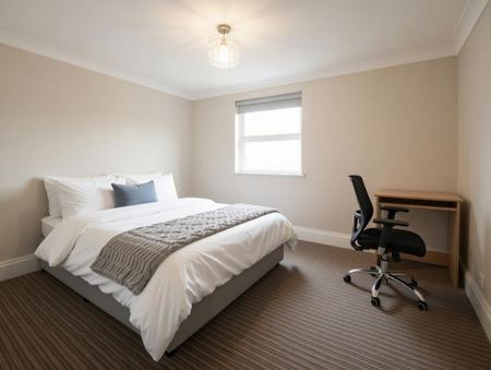 3 bedroom flat to rent - Photo 3