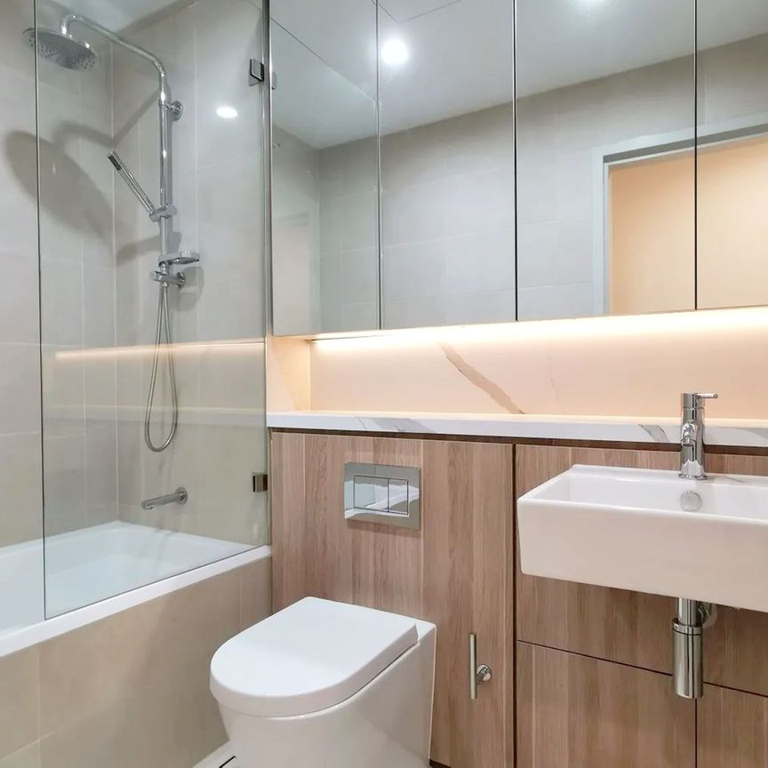 Nearly Brand New Luxury Apartment in Hurstville&excl;&excl; - Photo 1