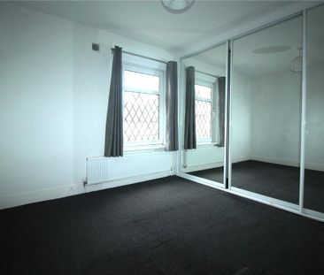 2 bedroom end of terrace house to rent - Photo 1