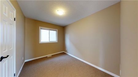 For Lease - 160 Iron Gate Street, Kitchener, Ontario - Photo 4