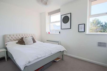 Worle Parkway, BS22 - Photo 3