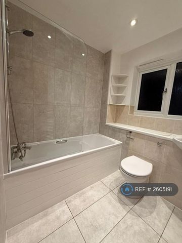 1 bedroom in a house share to rent - Photo 4