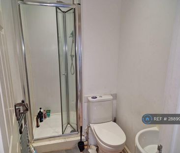 1 bedroom in a house share to rent - Photo 5
