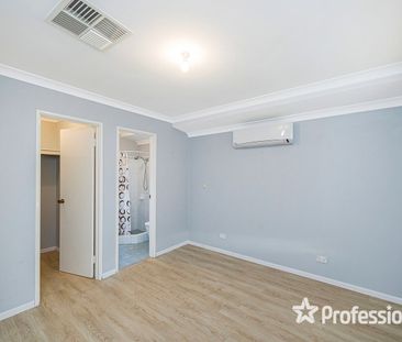 Stunning 4-Bedroom Home in Ellenbrook! - Photo 6