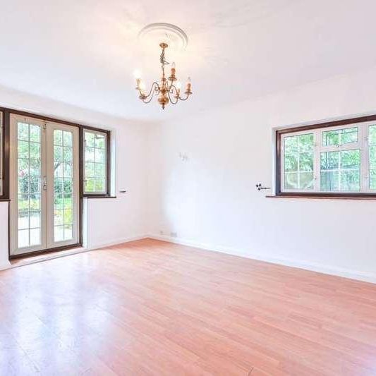 High Street, Chobham, GU24 - Photo 1