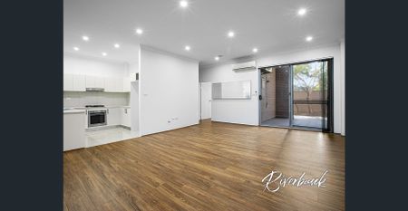 Stylish 3 Bedroom Apartment - Photo 3