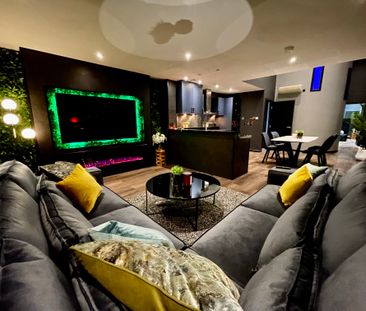 Super Premium - 17th Floor Penthouse - £3950 per month - Photo 2