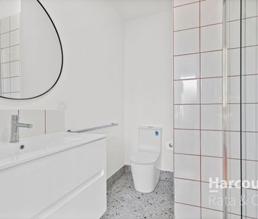 Low Maintenance Living! - Photo 1