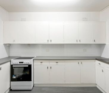 Spacious one bed - Photo 2