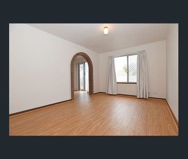 NEATLY PRESENTED GROUND FLOOR UNIT - Photo 1
