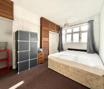 4 bedroom terraced house to rent - Photo 6