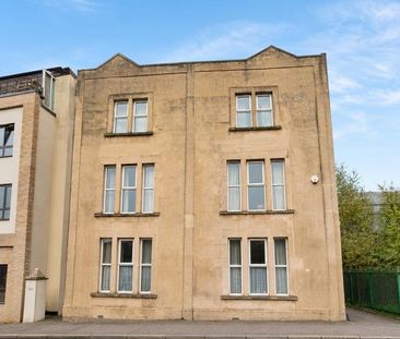 1 bedroom in a flat share to rent - Photo 5