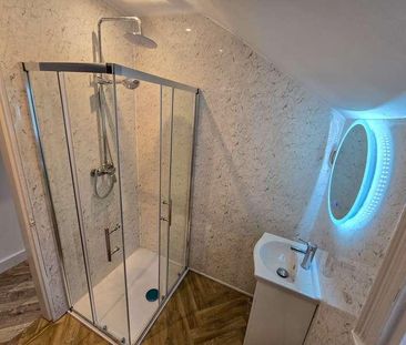 Room In Bed Ensuite House - Sherwin Grove, NG7 - Photo 1