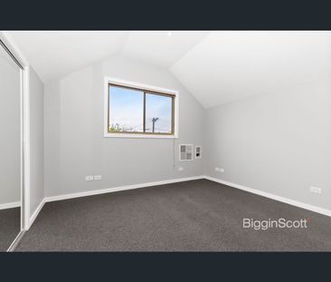 2/36 Bradley St, Newport, Vic 3015 - Photo 5