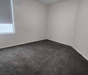 Prime Location - Photo 3