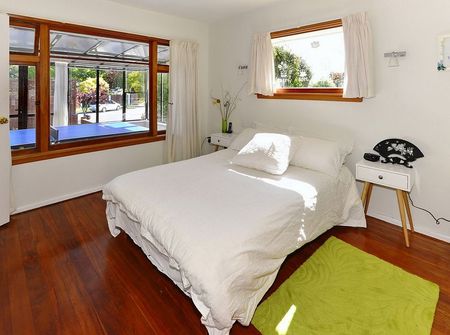 Charming 4BR Home in Bryndwr - Photo 4