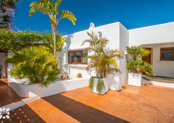 Rent villa MISTRAL